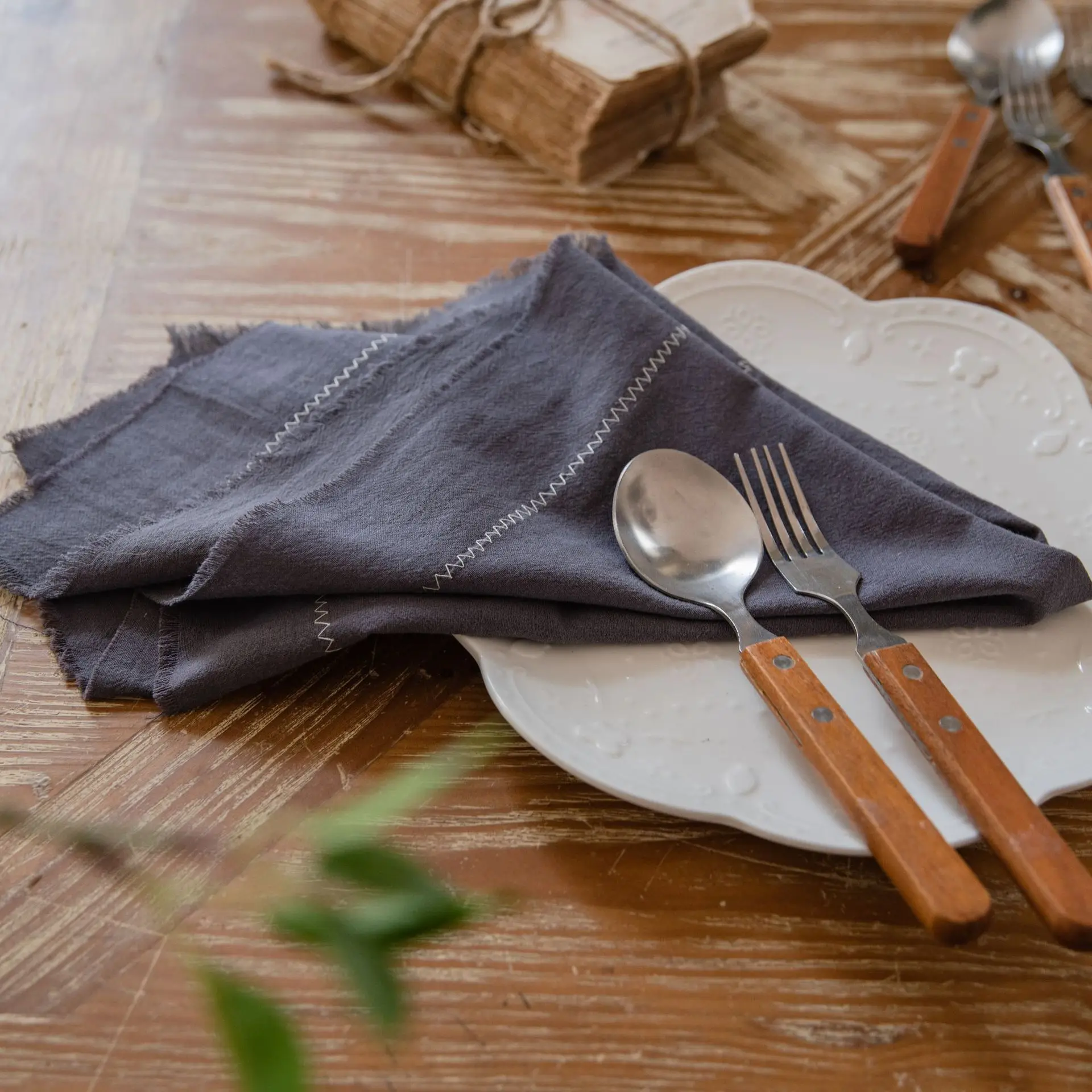 4PCS Retro Burr Texture Embroidered Napkins Cotton Fabric Serviette Kitchen Tea Towels Farmhouse Placemats Wedding Party Decor