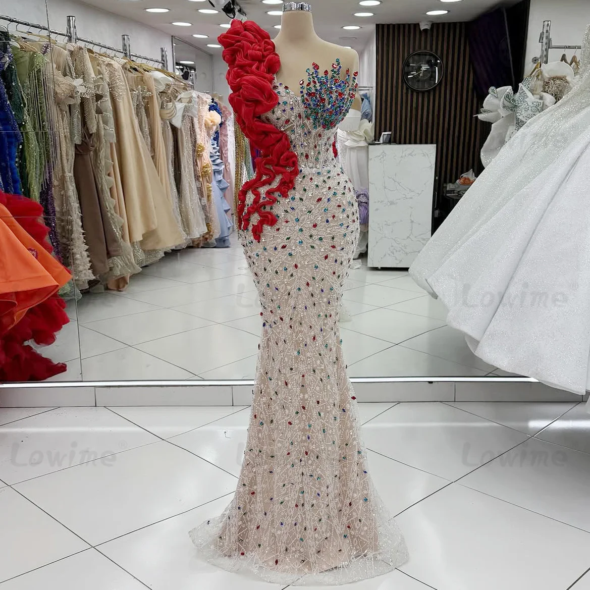 

Роскошное вечернее платье 2026 года цвета шампань с красными кристаллами, сверкающими стразами, для свадебных вечеринок, с индивидуальными бахромами, выпускные платья