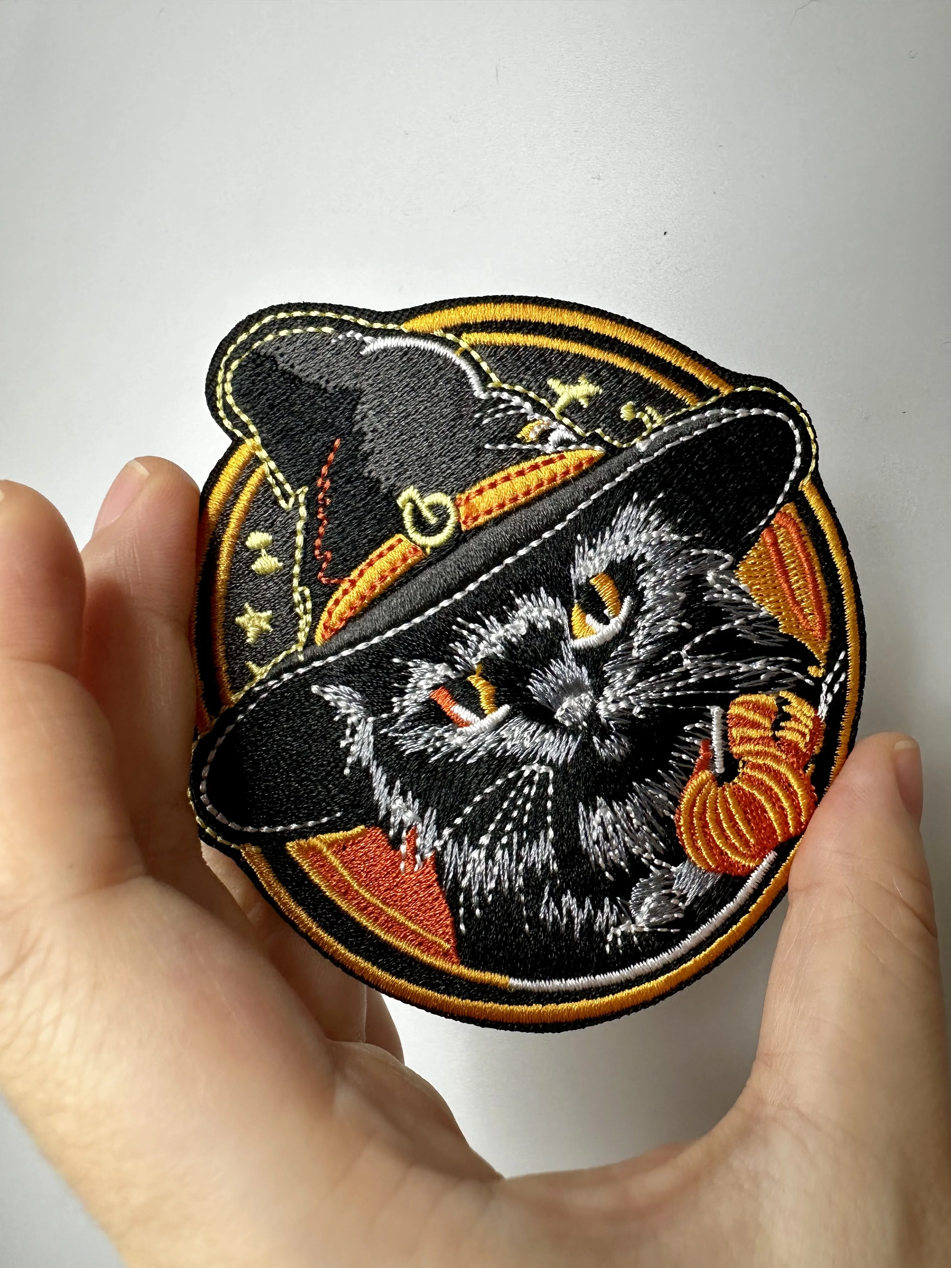 Black Cat in Hat Eembroidered Patches Halloween Oval Patches Costume Accessories Decorative for Hat Jacket Iron on Cartoon DIY