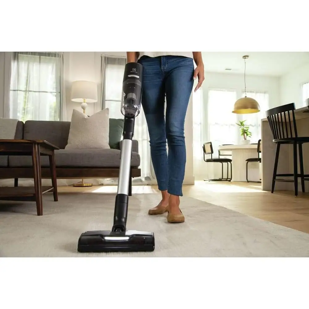 Aspirapolvere leggero senza fili Potente spazzola di aspirazioneRoll Tecnologia pulita Filtrazione a 5 fasi Faro LED Senza sacco Portatile