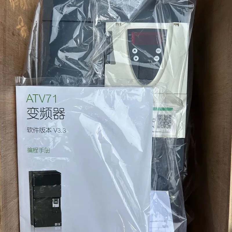 Brand New Original ATV71HD18N4 = ATV71HD18N4Z + VW3A1101 frequency converter