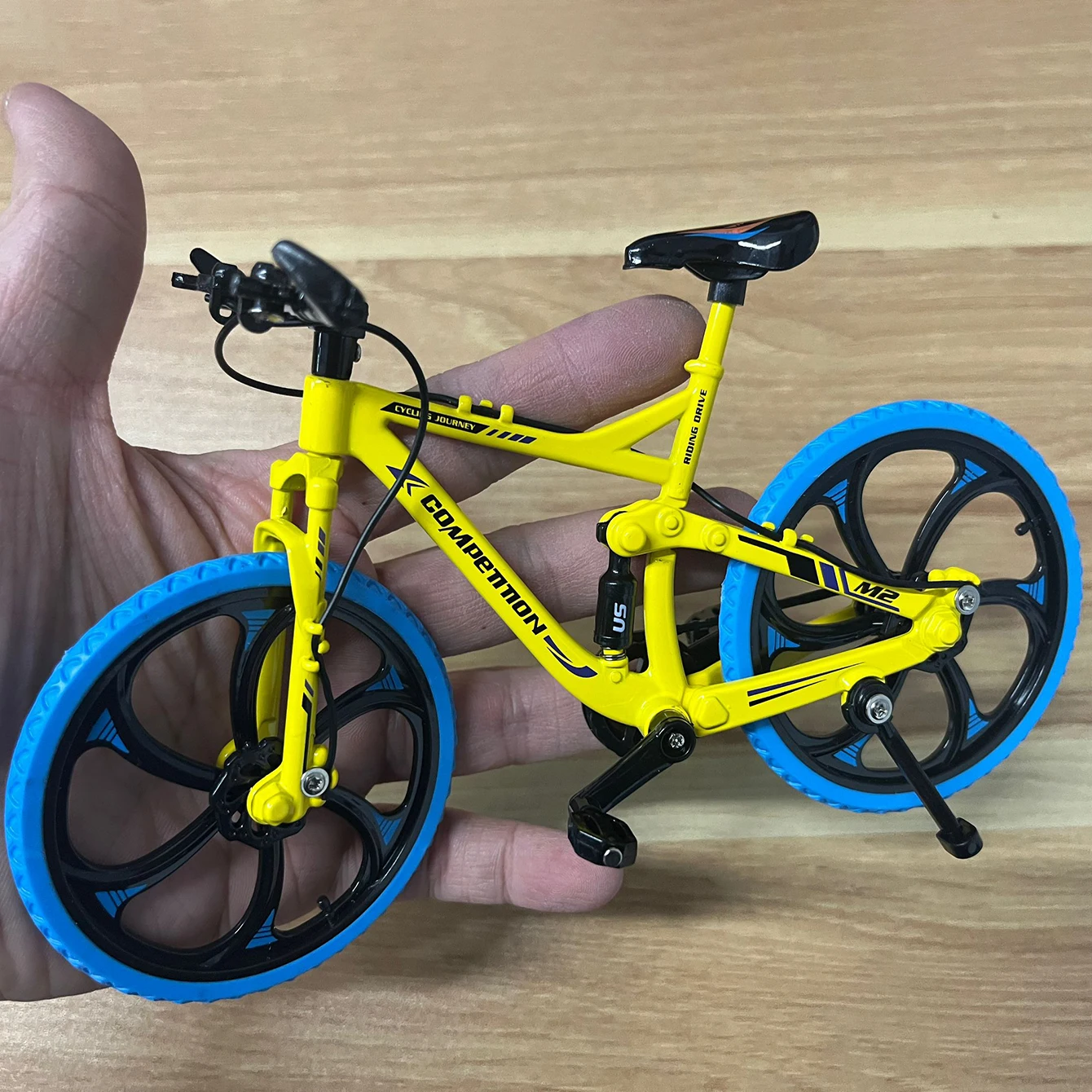 

1:8 Mini Colorful Model Alloy Bicycle Diecast Yellow and Blue Finger Mountain Metal Bike Simulation Collection Toys Boys