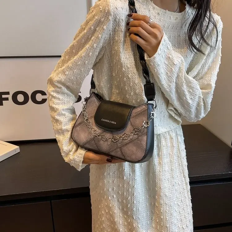 

2026 High-End Fashion Women's Armpit Bag Niche Design One-Shoulder Crossbody Commuter Daily Bag Foreign Style