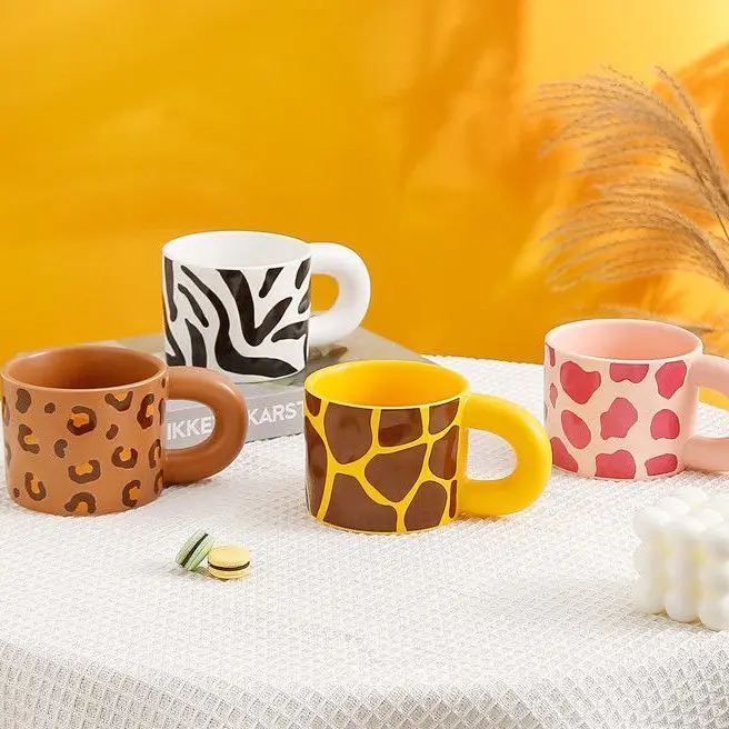 Creative Cartoon Animal Cup Large Capacity Thick Handle Coffee Cup Home Couple Drinking Buffalo Milk Mug Office Ceramic Mug Gift