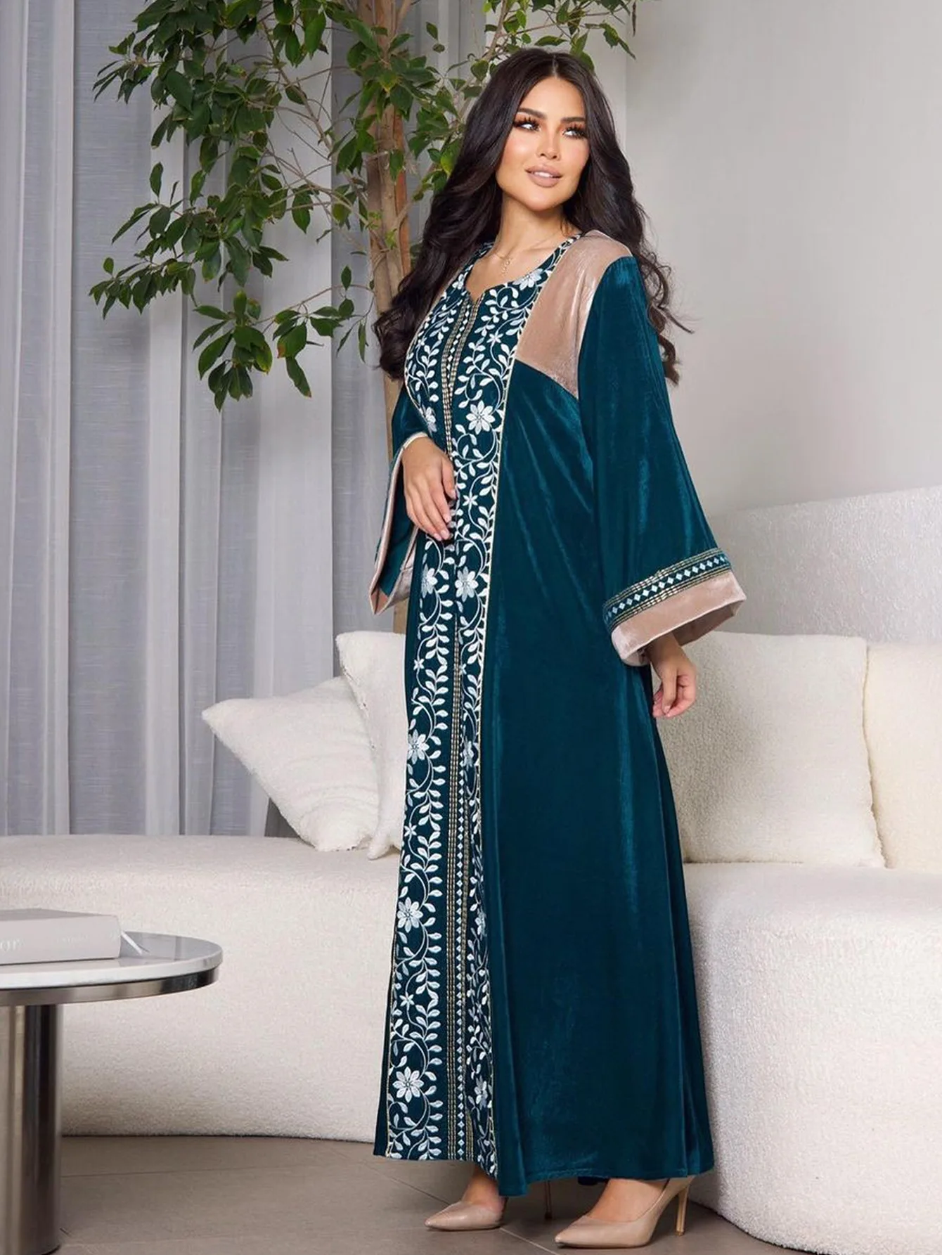 

Ramadan Eid Muslim Women Velvet Party Dress Warm Arab Embroidery Robe Morocco Kaftan Dubai Abayas Islam Jalabiya Vestidos Largo