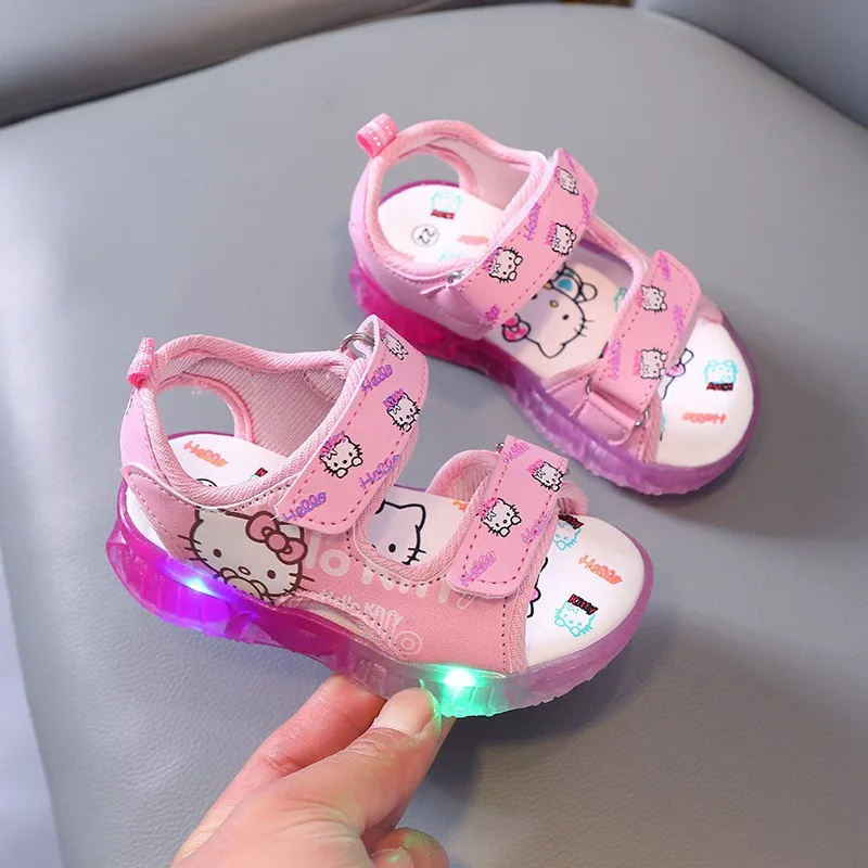 

Spring/Summer 2024 New Disney Hello Kitty Sandals Soft Sole Flashing Light Little Girl Cute Princess Girl Shoes Beach Slippers