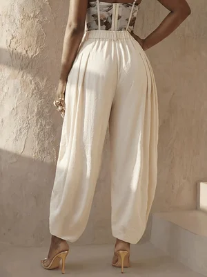 Damen Creme High-Waist Haremshose Plissierte Ballonhose Elegante Party-Abendhose aus Satin mit Taschen – Detail 1