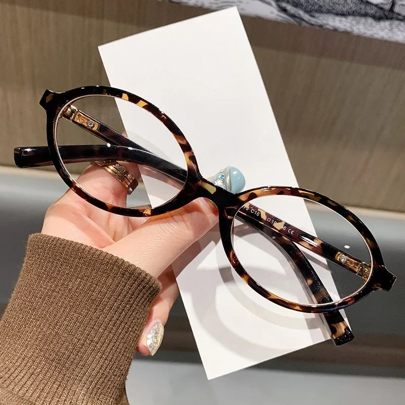 نظارات بيضاوية مضادة للضوء الأزرق للنساء، نظارات كلاسيكية شفافة مضادة للإشعاع، نظارات حماية للقراءة