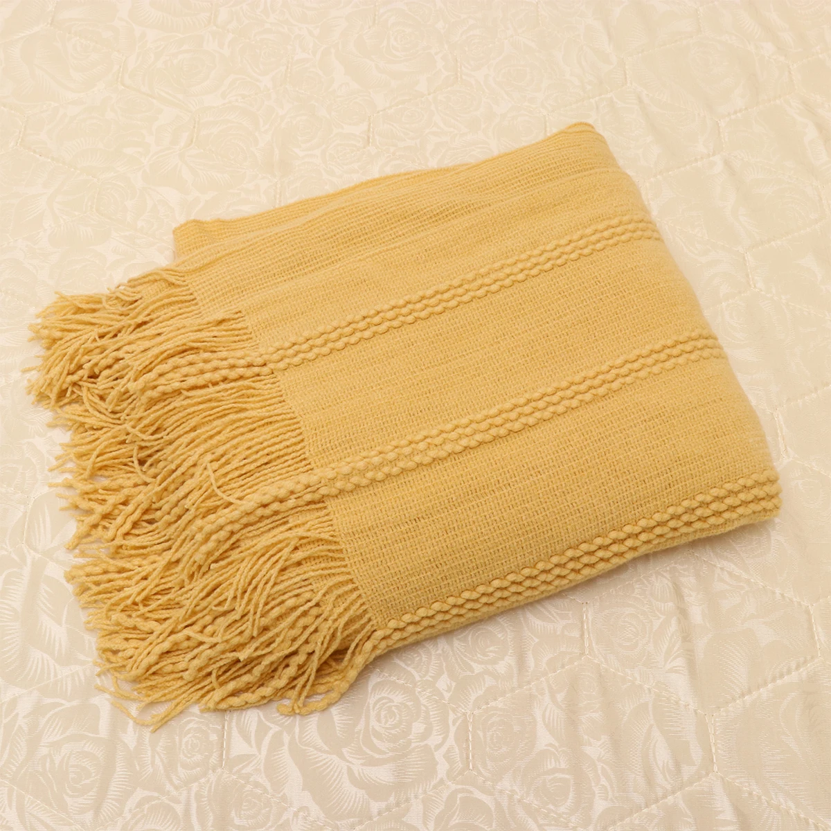 

Fine Striped Knitted Blanket Warm Keep Crochet Sleeping -Friendly Skin-Friendly Simple Design For Home Use All Seasons