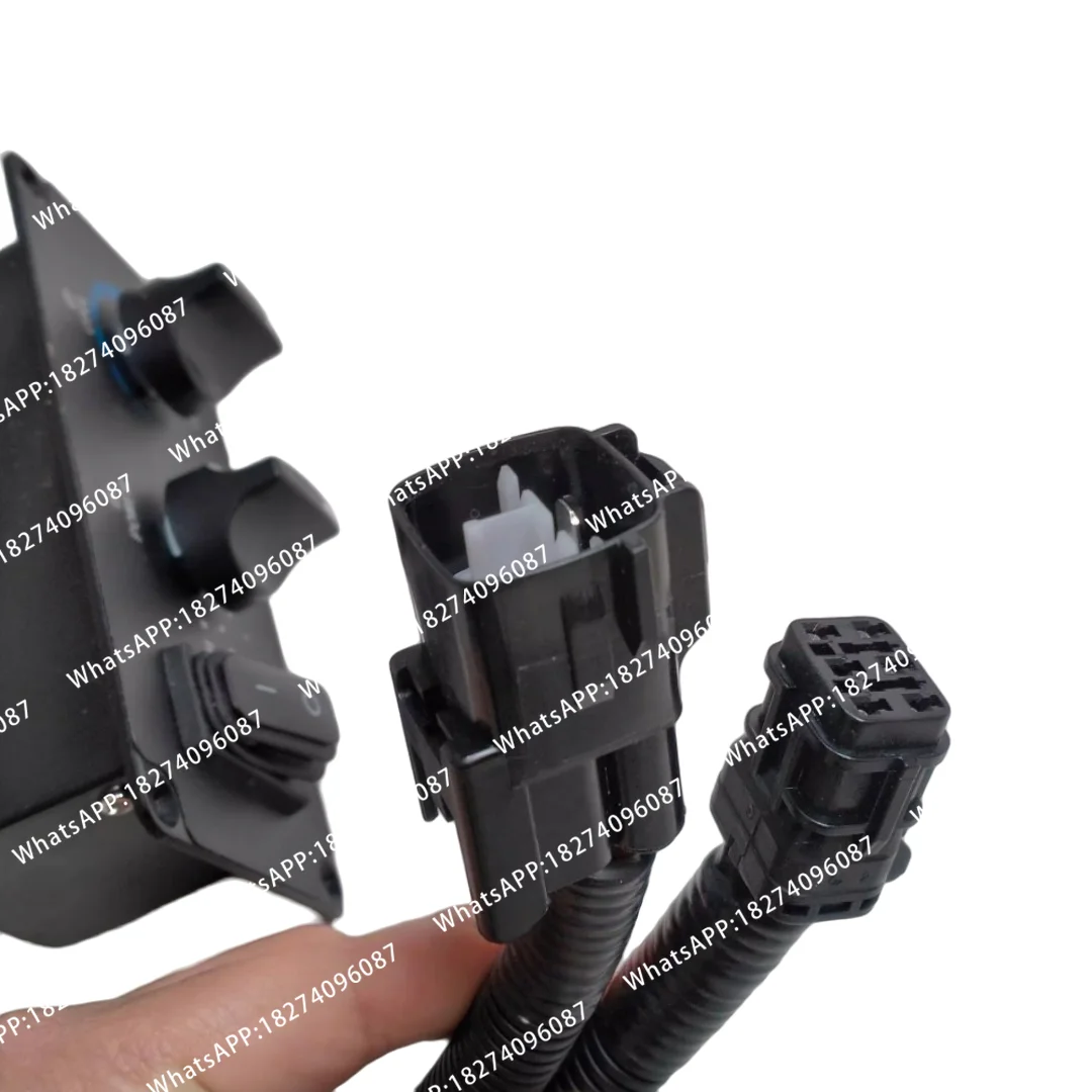Black plug BSD87-010 24V for the air conditioning control panel of tractor and agricultural machinery