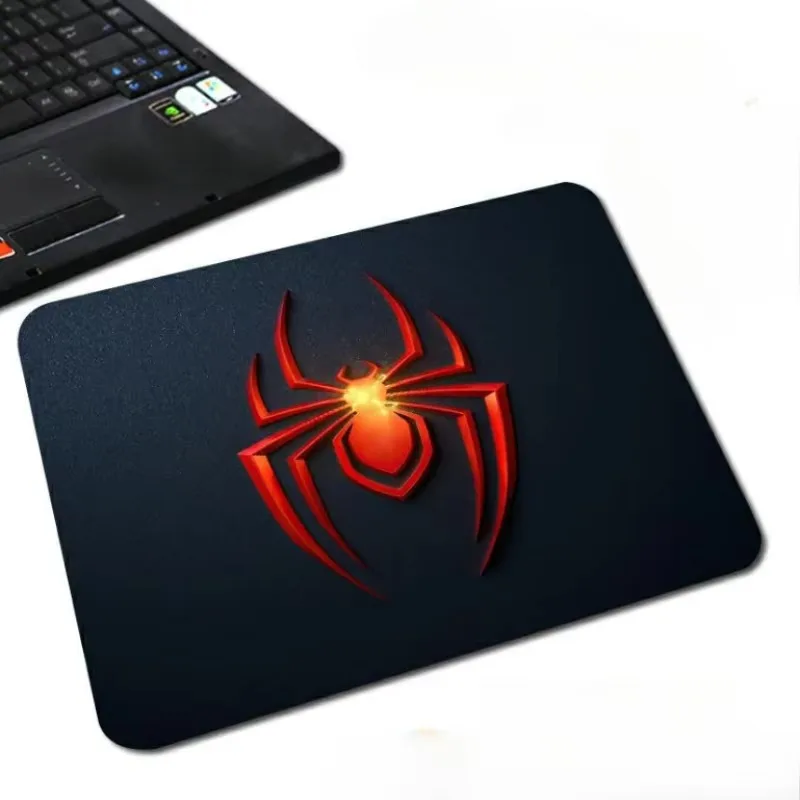 Spider Patterned Mouse Pad XS Anime Small Mousepad For PC Gamer Desktop Decoration Office Mouse Mat Rubber Deskmat Rug 21x26cm