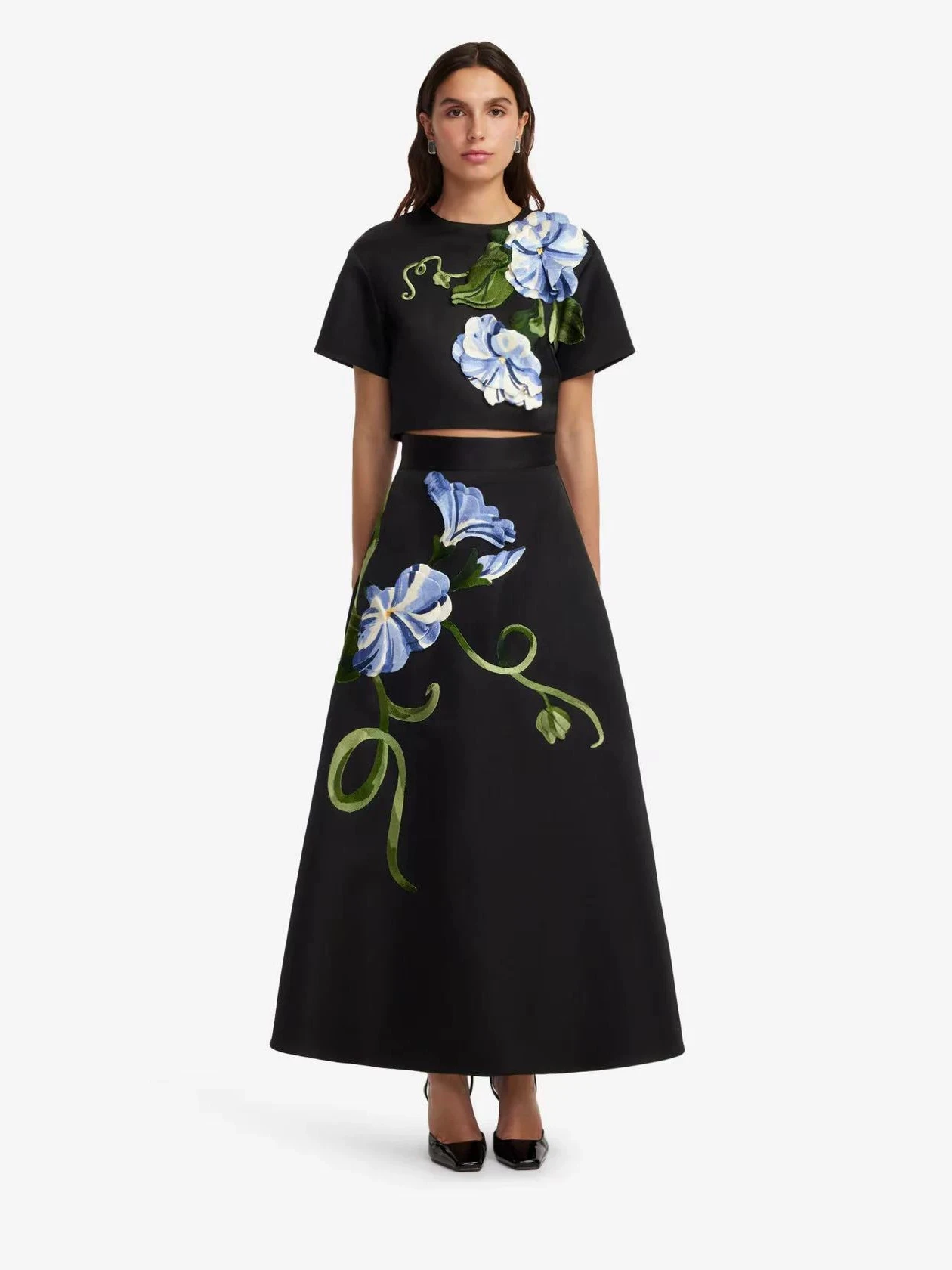 Elegant Retro Women's 3D Floral Embroidery Maxi Skirt with Round Neck Crop Short Sleeve Top Two-Piece Set