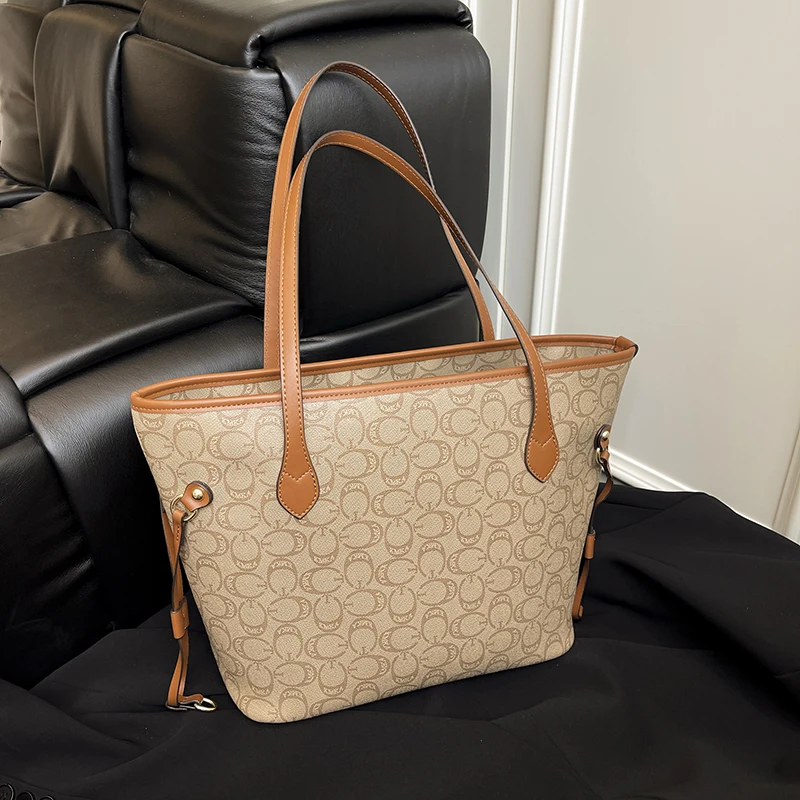 Elegant High-End Minimalist Leather Crossbody Handbag With Letter Logo Large Capacity Women Stylish