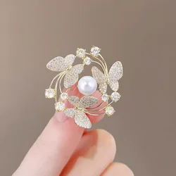 Punk Girl Brooch Sales Women's Korean Version Pearl Crystal Butterfly Wreath Temperament Versatile Coat Suit Brooch Accessories
