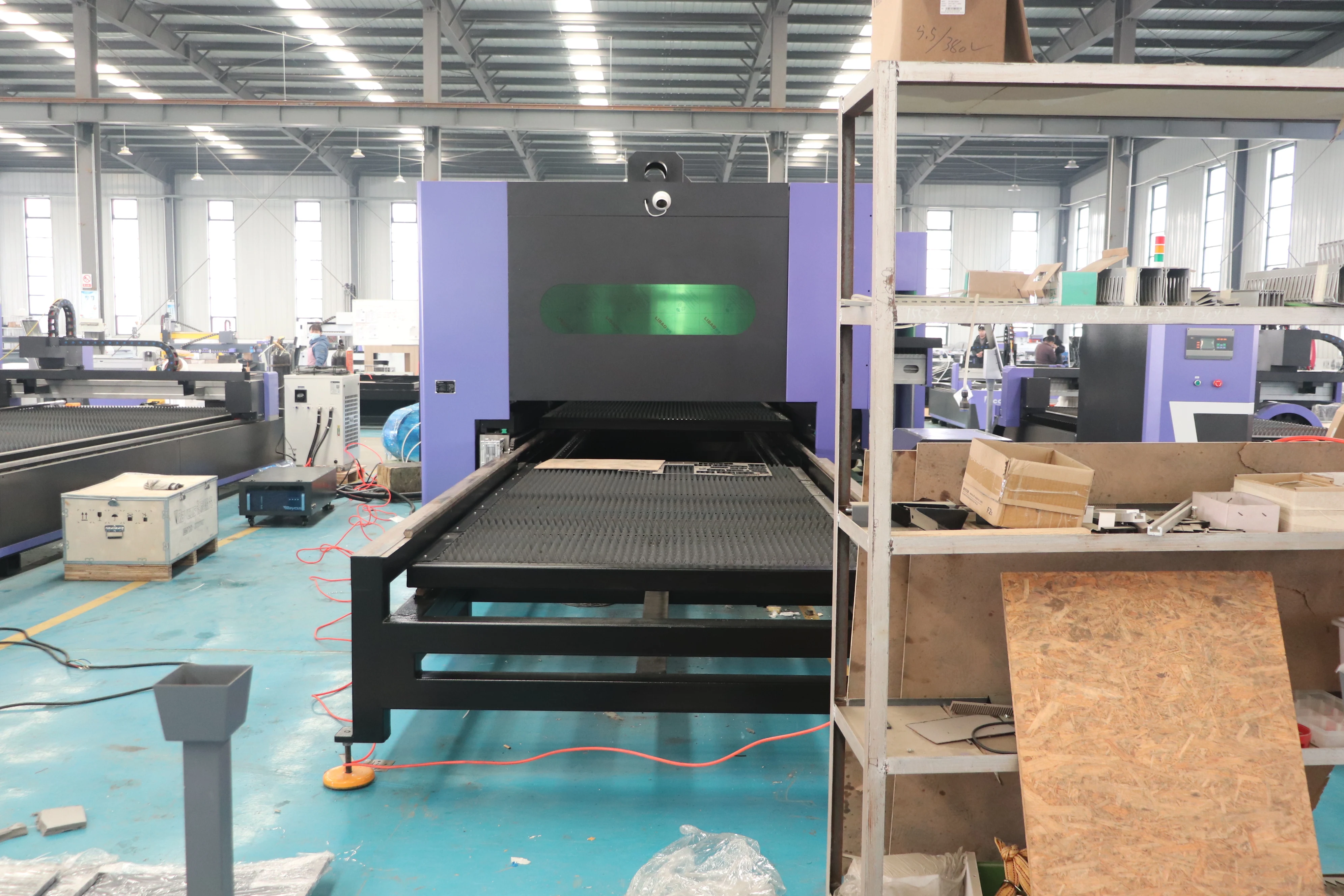 CNC Stainless Steel Tube Cutter 3000W 4000W 6000W Metal Sheet Fiber Laser Cutting Machine AKJ1530FBCR