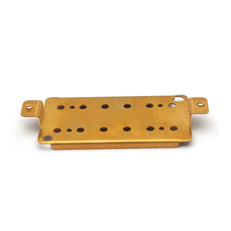 

Комплект для самостоятельной сборки гитарного звукоснимателя HBC Humbucker: керамические магниты, двойная катушка, пластиковые бобины, базовая пластина, проводка.