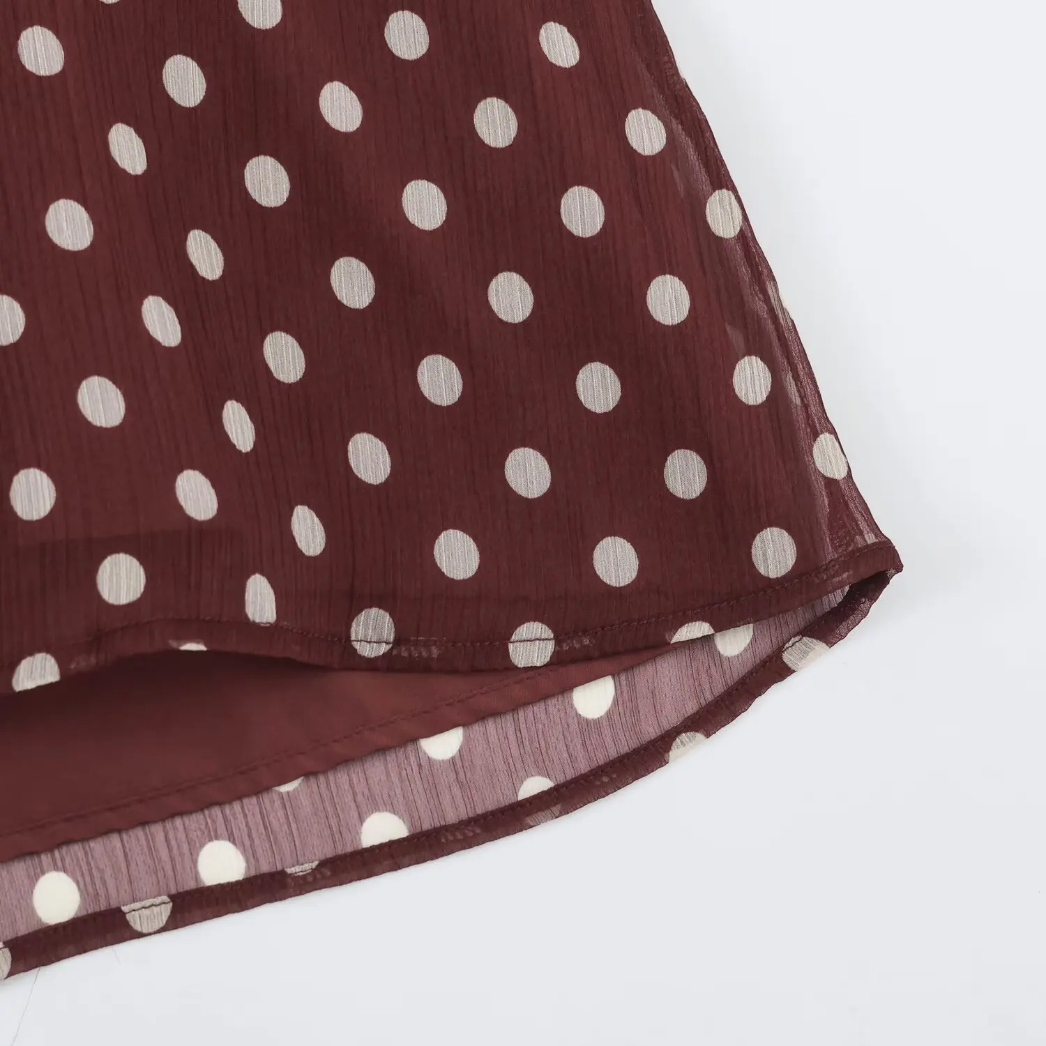 BSAY 2026 Herbst Vintage Polka Dot Damenbluse mit V-Ausschnitt, geschichtetem Rüschensaum, Laternenärmeln, Kordelzug am Ärmelbund und lässigem Schnitt – Detail 8