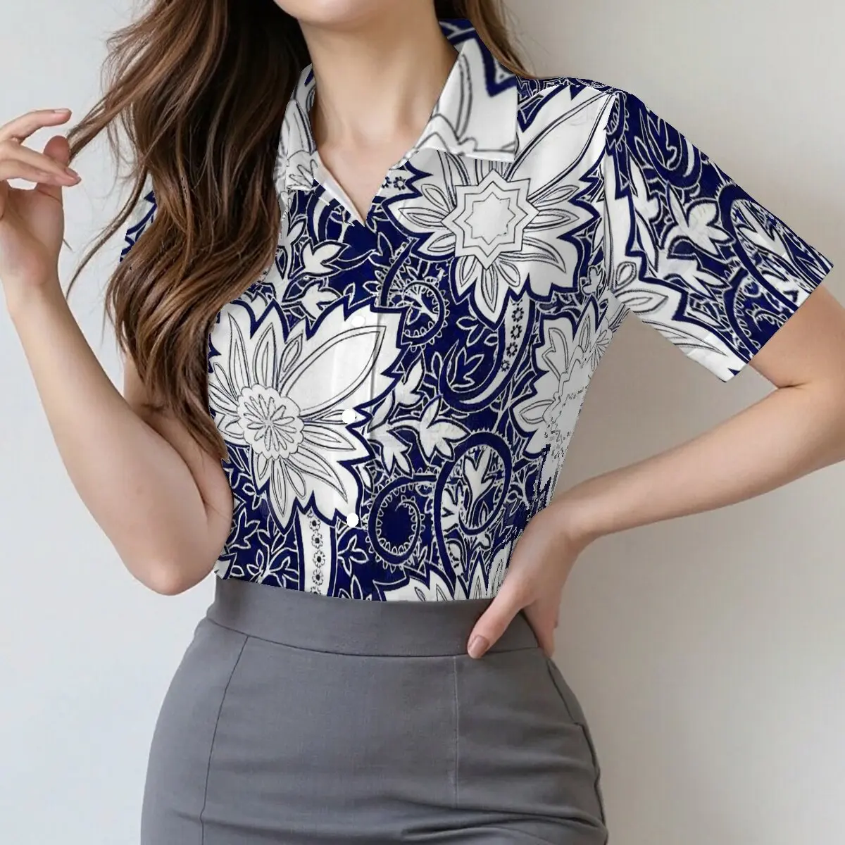 

Women's summer short-sleeve shirt with blue-and-white floral patterns, fresh, romantic and stylish, suitable for daily commute