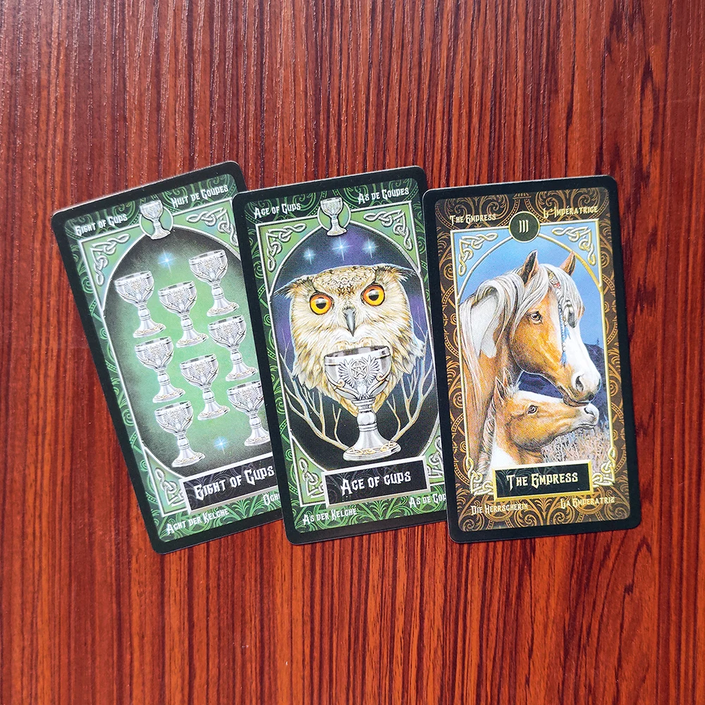 Familiars tarot cards deck English Spanish French German version mysterious animal magic divination card game