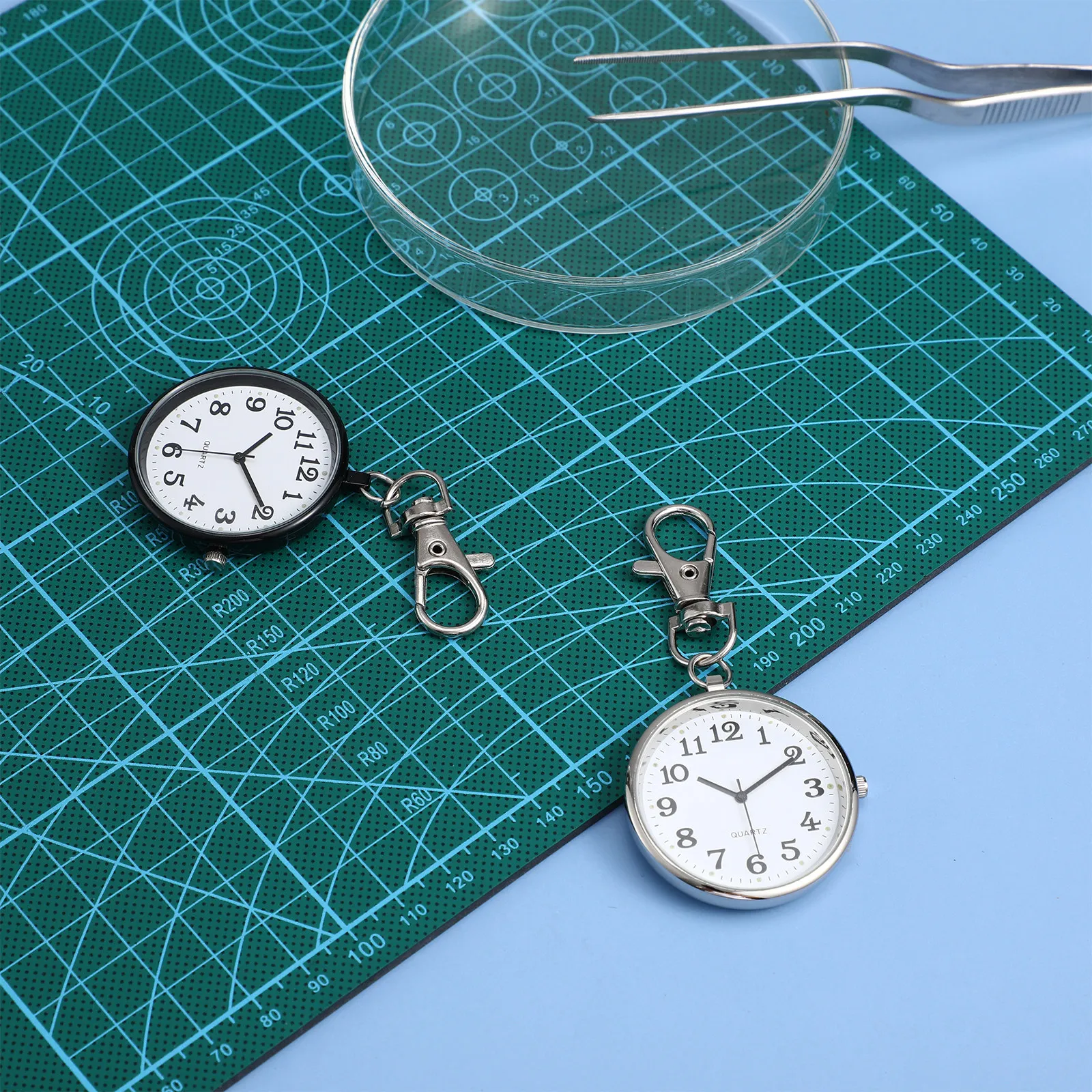 

2Pcs Nurse Fob Watch Pocket Watch Keychain Alloy Construction Smooth Operation Reliable Timekeeping for Staff