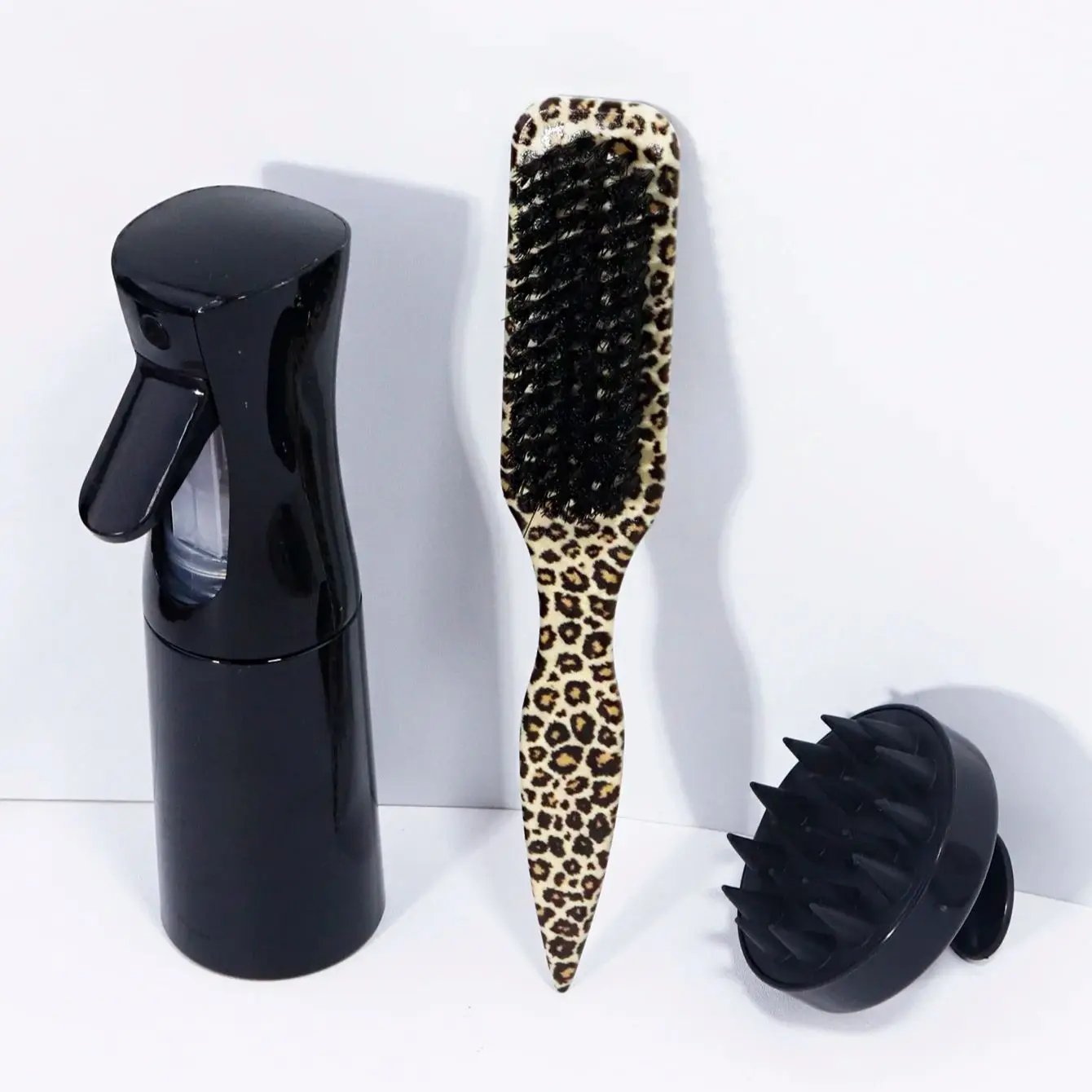 

Набор из 3-х расчесок для укладки волос, для массажа и отшелушивания кожи головы, подходит для домашней укладки волос, специально для париков из натуральных волос.