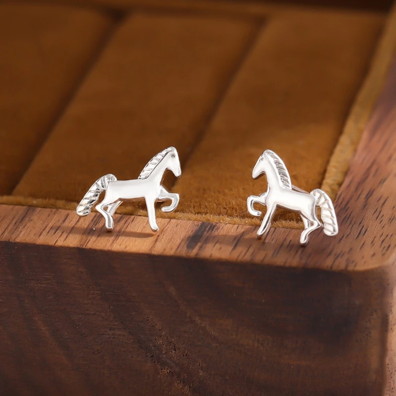 

925 Sterling Silver Stud Earrings Cute Design Small Horse Simple Unique Style for Trendy Korean Fashion for Women