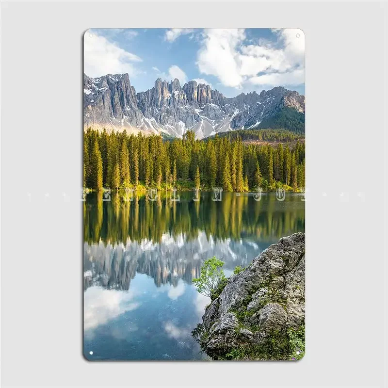 Reflected Metal Pla…