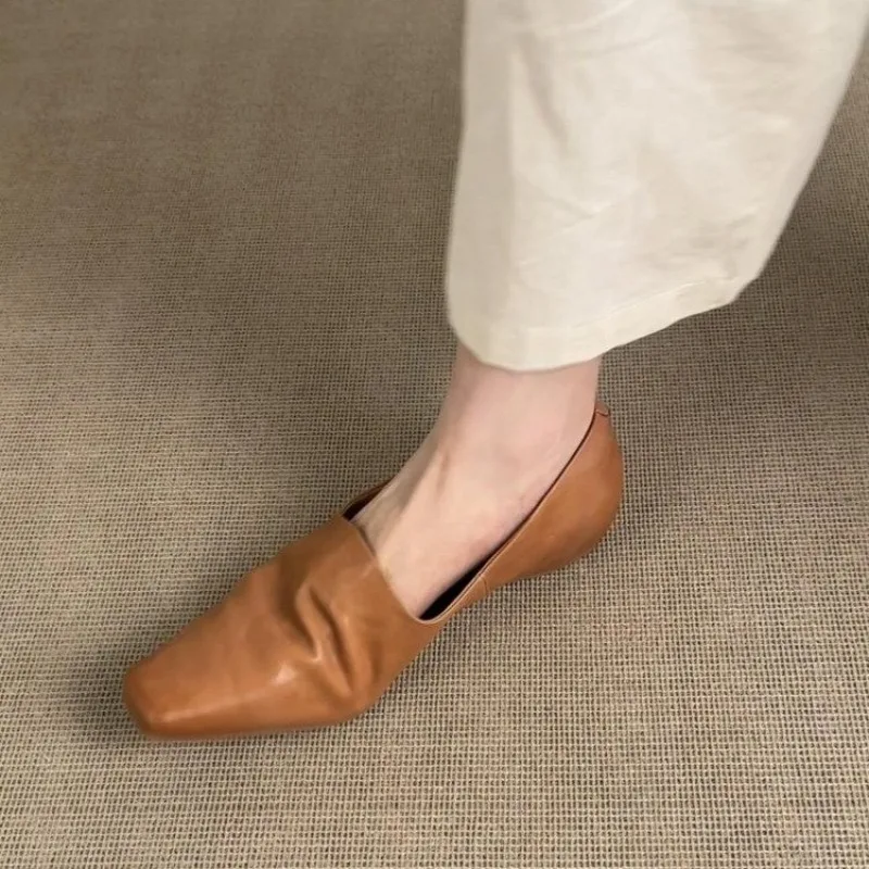 Retro Leather Mule Shoes Women's Summer Outdoor Wear Head Covered Half Slippers High Heel Square Head Memory Foam Insole