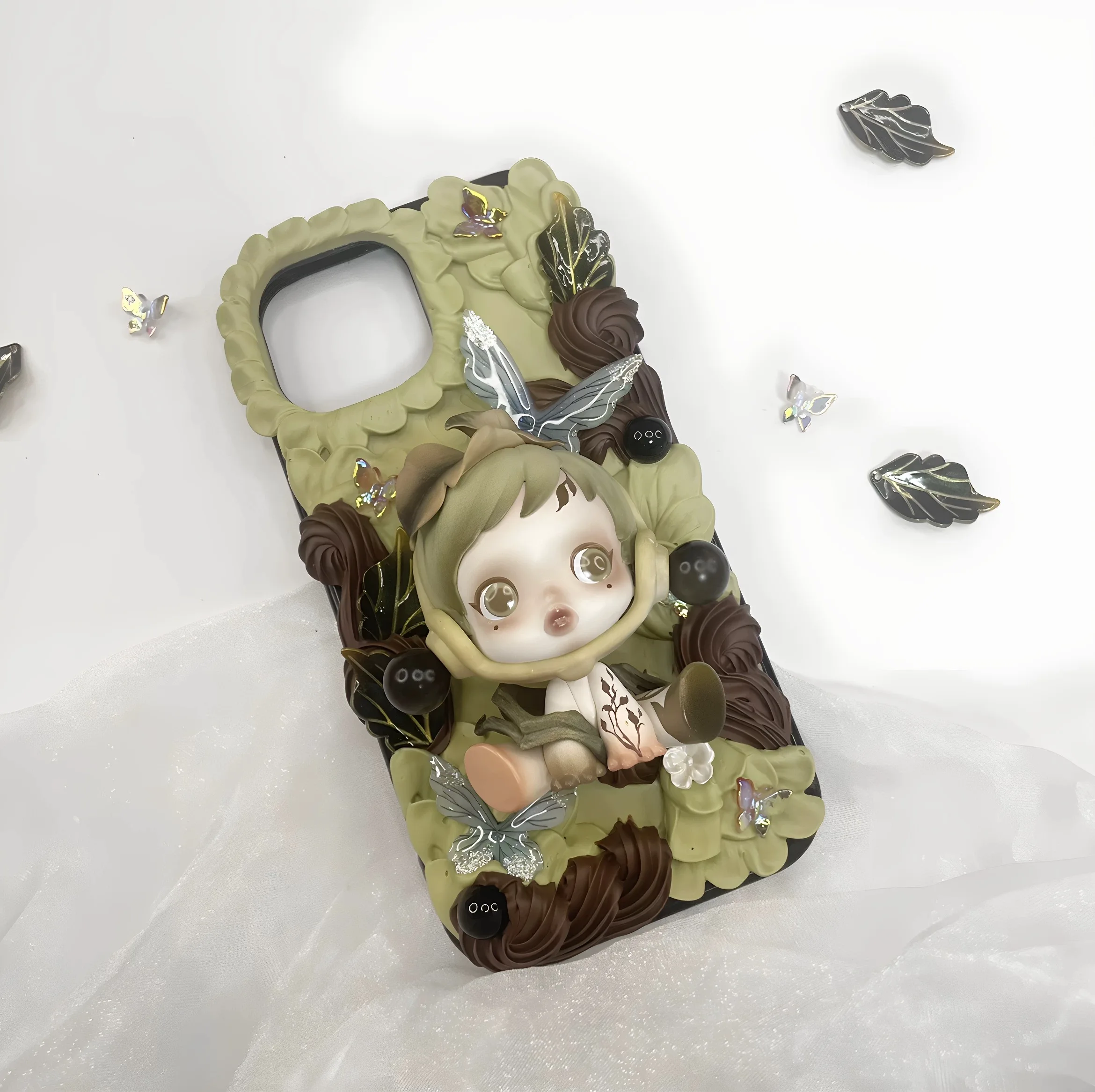 

The finished mobile phone case is customised. Find customer service to note the model, and it will be shipped within 15 days.