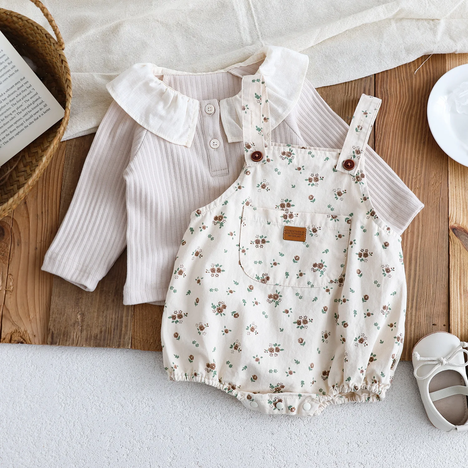 Baby Set 2025 Spring Clothing New Printed Suspender Girl Baby Romper Solid Color Threaded Bottom Shirt Top Two Piece Set