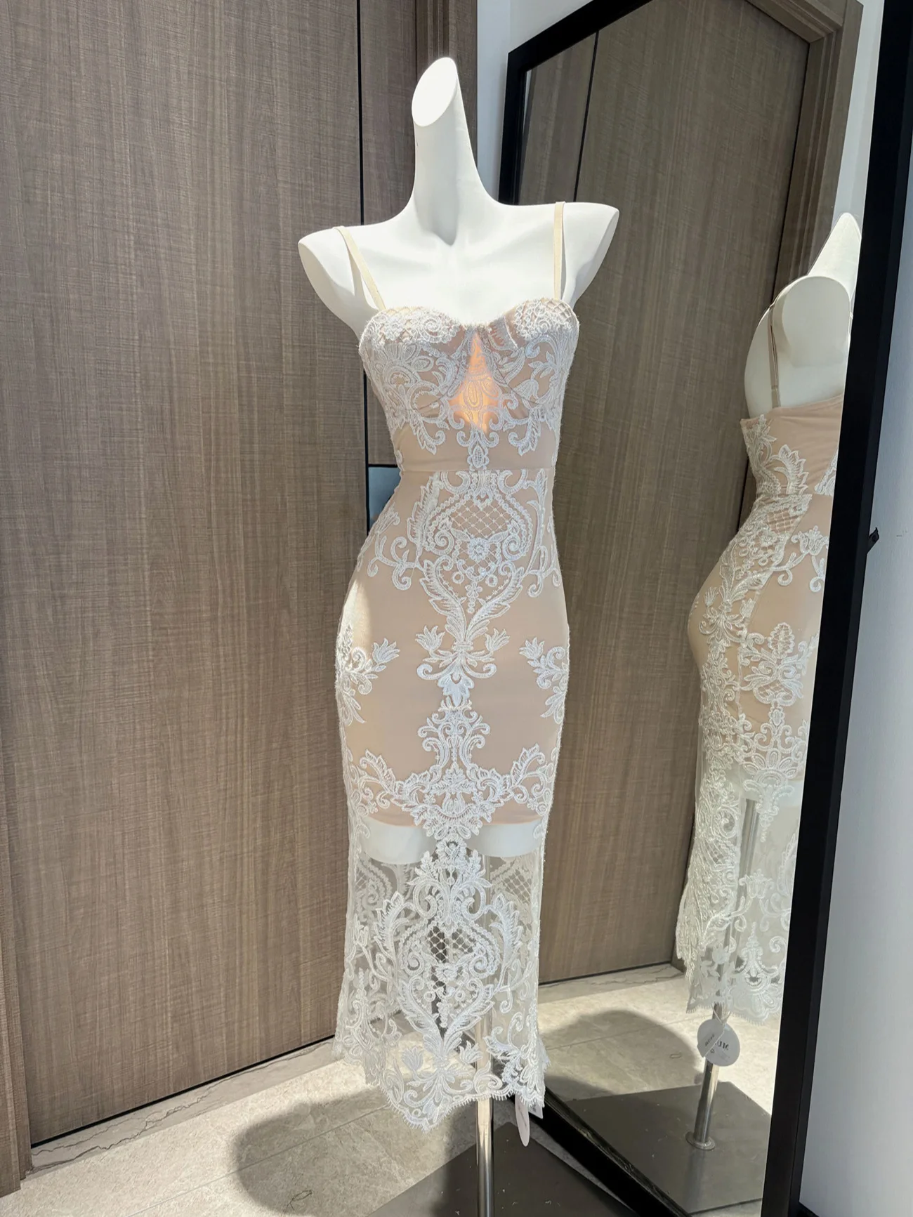 

2025 New Trendy Elegant Women's Party Birthday Dress Beige Lace Embroidery Evening Prom Gown High Quality Cocktail Dresses