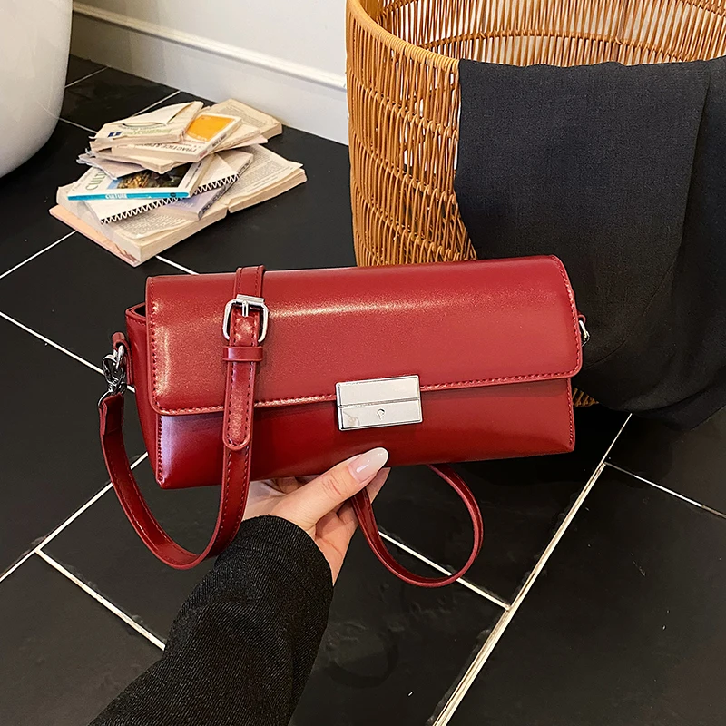 

Элегантная женская сумка через плечо из искусственной кожи, однотонная, маленькая, с клапаном, красная, черная, сумка-клатч.