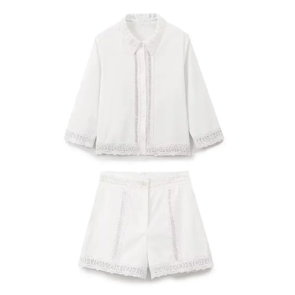 

Women's new fashion loose versatile hollow embroidery lapel women's shirt retro long sleeved button up women's shirt chic