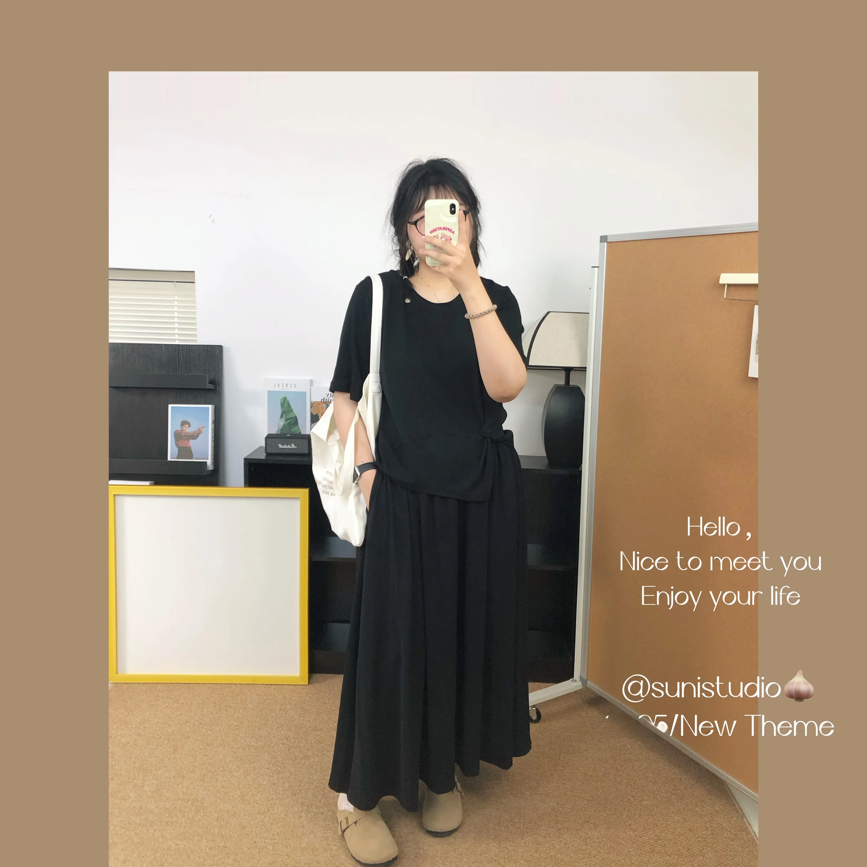 

Комплект из свободной футболки с эффектом похудения и длинной юбки на резинке для женщин больших размеров, асимметричный дизайн, удобный хлопковый материал.