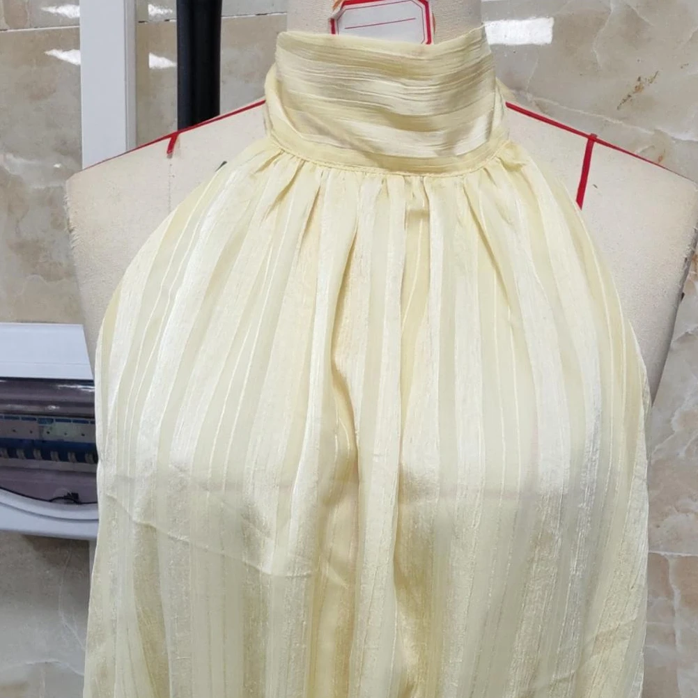 Feminino mini halter pescoço cor sólida dobras vestido plissado sem mangas aberto volta a linha em camadas plissado vestido curto