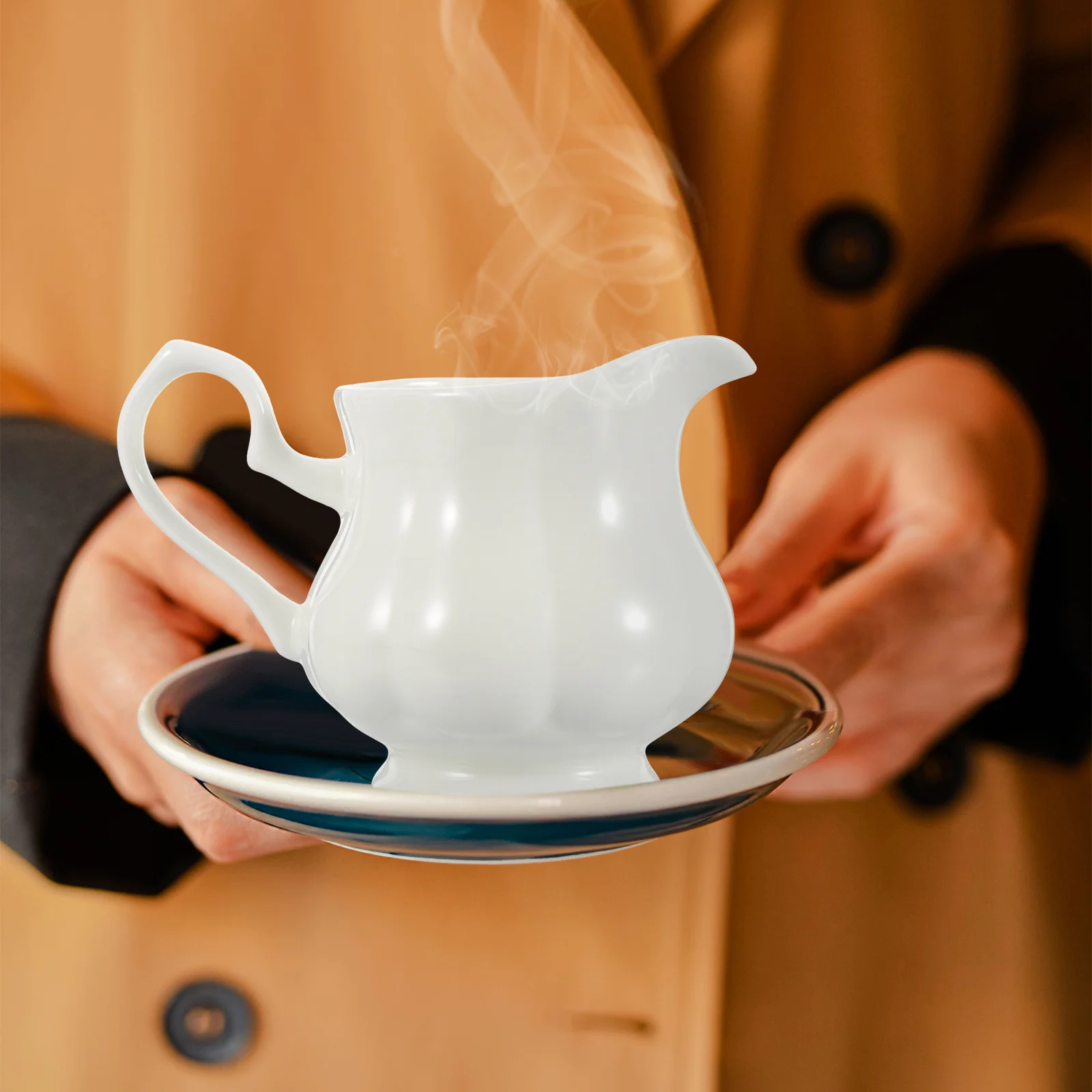 

Pure White British Style Ceramic Milk Jug Comfort-Grip Handle Mini Creamer Sauce Pitcher Suitable for Home Restaurant Coffee