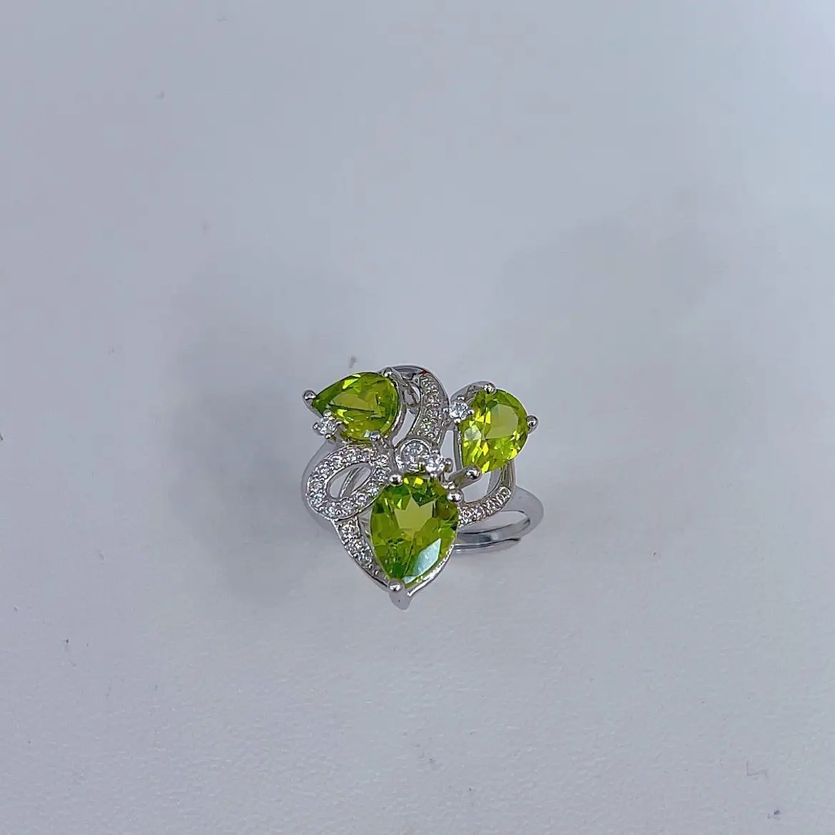 Best Seller ZECAA Peridot Jewelry Ring For Woman With Natural Peridot Gemstone 5*7mm Fashion Peridot Ring For Woman Lady Gift