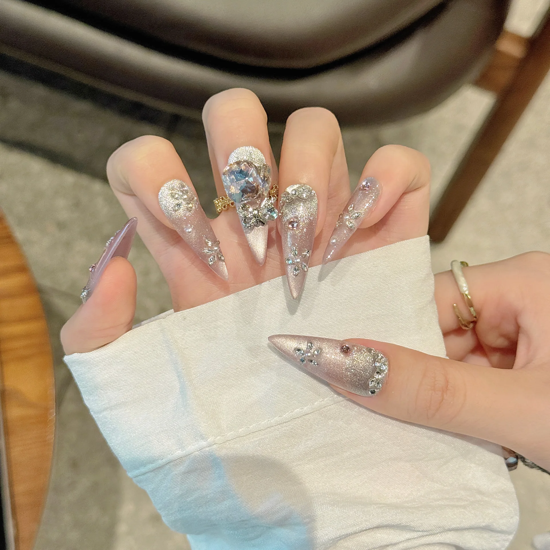 Handgemachte Luxus Voll diamant gefälschte Nägel drücken auf lange rosa Katzenauge Farbverlauf falsche Nägel abnehmbare Hochzeit Stiletto Nagels pitzen