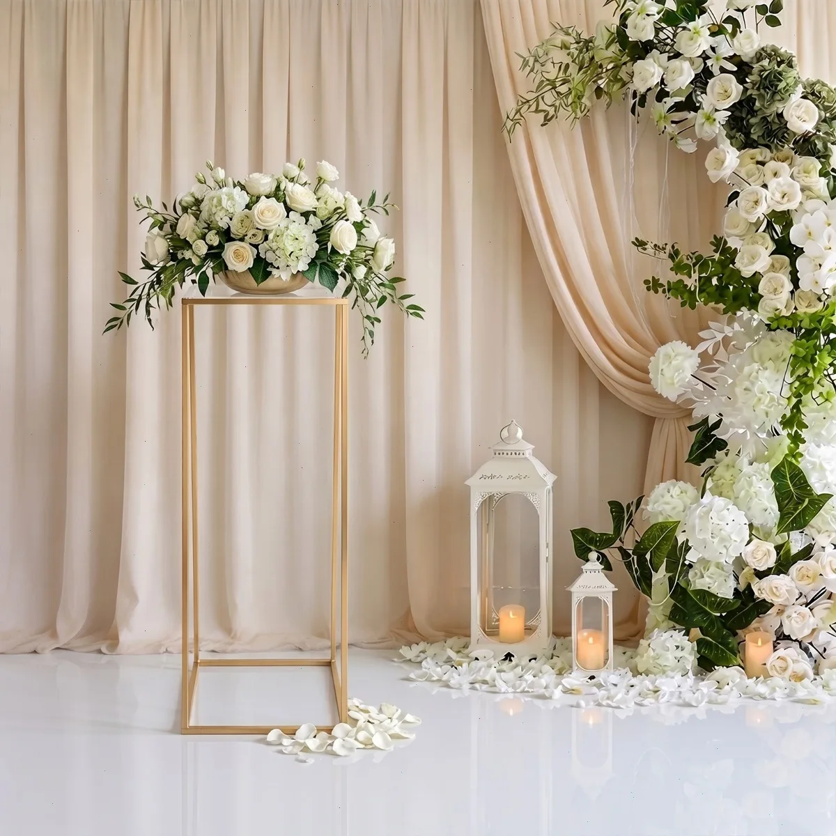 Support à fleurs pour mariage, support à fleurs carré en fer doré avec panneau acrylique, 28*28*80cm, robuste, support décoratif pour mariage, toile de fond de fête, arrangement floral DIY, structure métallique robuste, décoration de célébration intérieure et extérieure