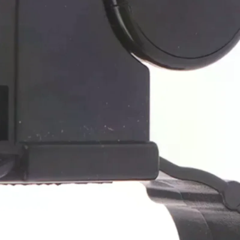 

Black Plastic Pealess Finger Grip Sports Skate/Football Referee Mouth Whistle