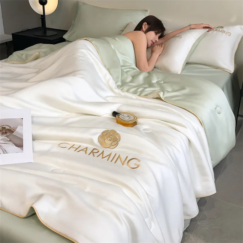 Class A Cool Comfortable Moisture Absorbent Breathable Quilted Embroidered Real Silk Summer Air Conditioned Quilt 4 Pcs Set