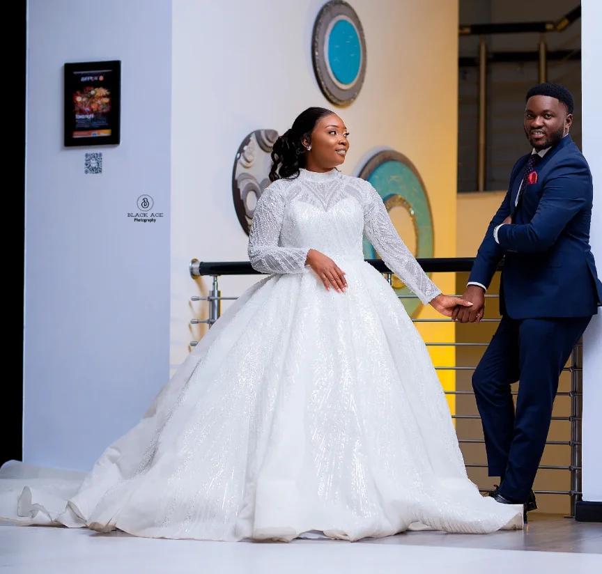 Customized High Collar African Appliques Beads  Wedding Dress Vestido De Noiva Ballgown Long Sleeves Plus Size   Bridal Gown