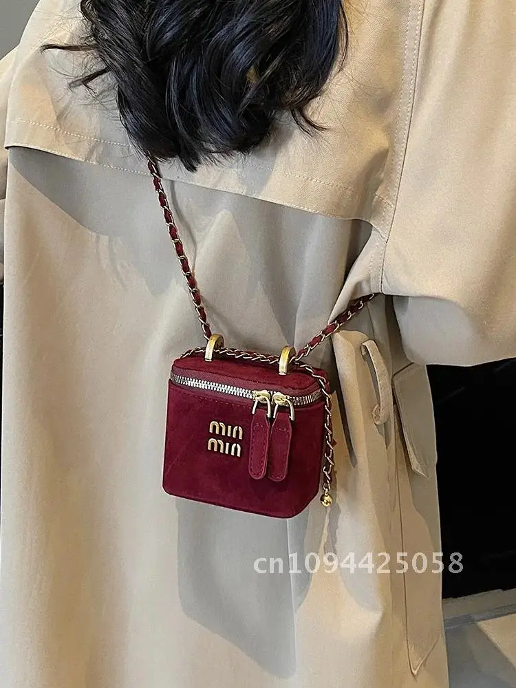 2025 Light luxury high-end niche lipstick bag female retro new bag frosted and chain casual messenger mini bag winter autumn