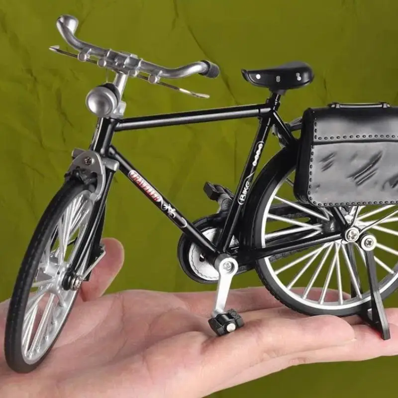 Classic Collection 1:10 Scale Alloy Bicycle With Pump, Miniature Retro Mountain Bike Metal Model Play Set Toys