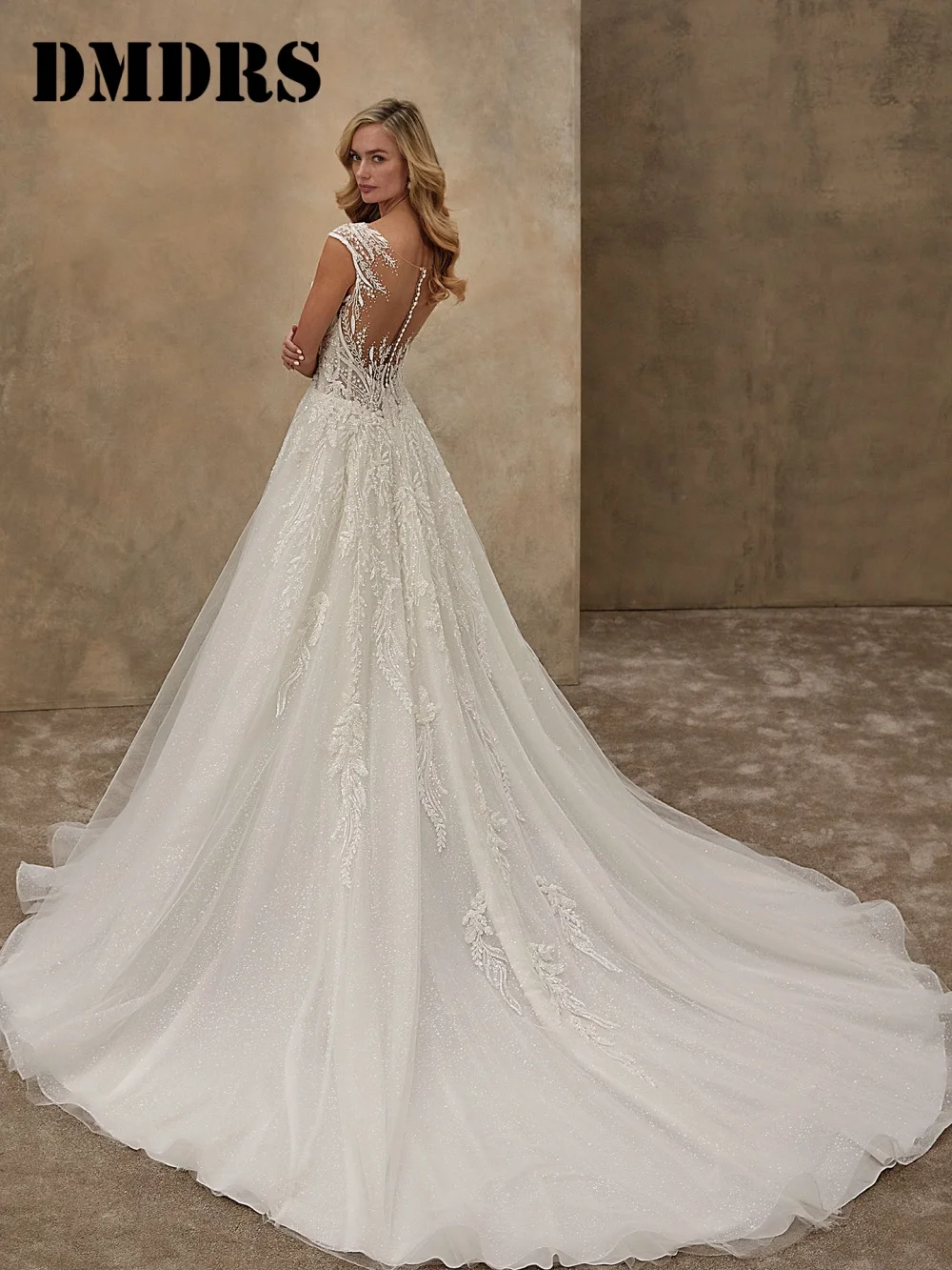 Vestidos de casamento românticos sem mangas, charmosos vestidos de noiva de renda, linha a, tule, comprimento do chão, vestidos de noiva