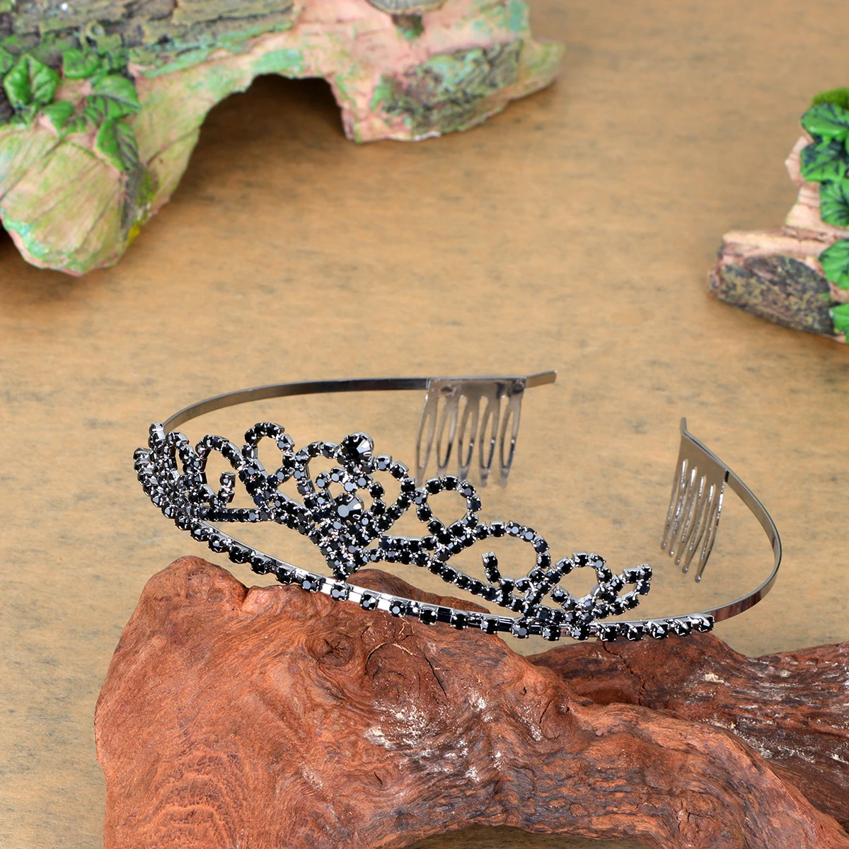 

Princess Crown Crystal Headpiece Rhinestone Headdress Black Jewelry Photo Props Tiara Wedding Engagement Hair Accessories