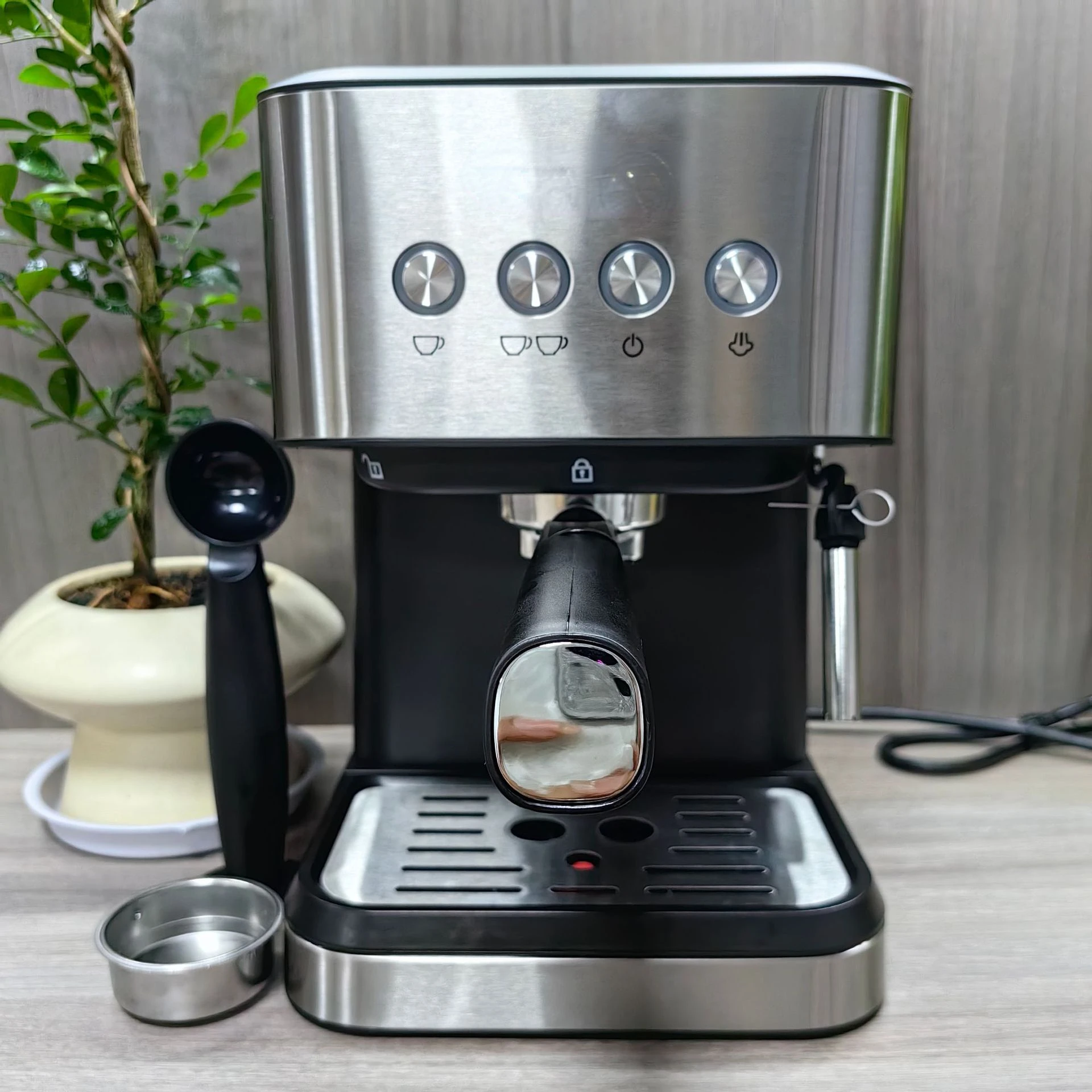 Semi-automatic coffee machine concentration high-pressure extraction milk foaming coffee machine