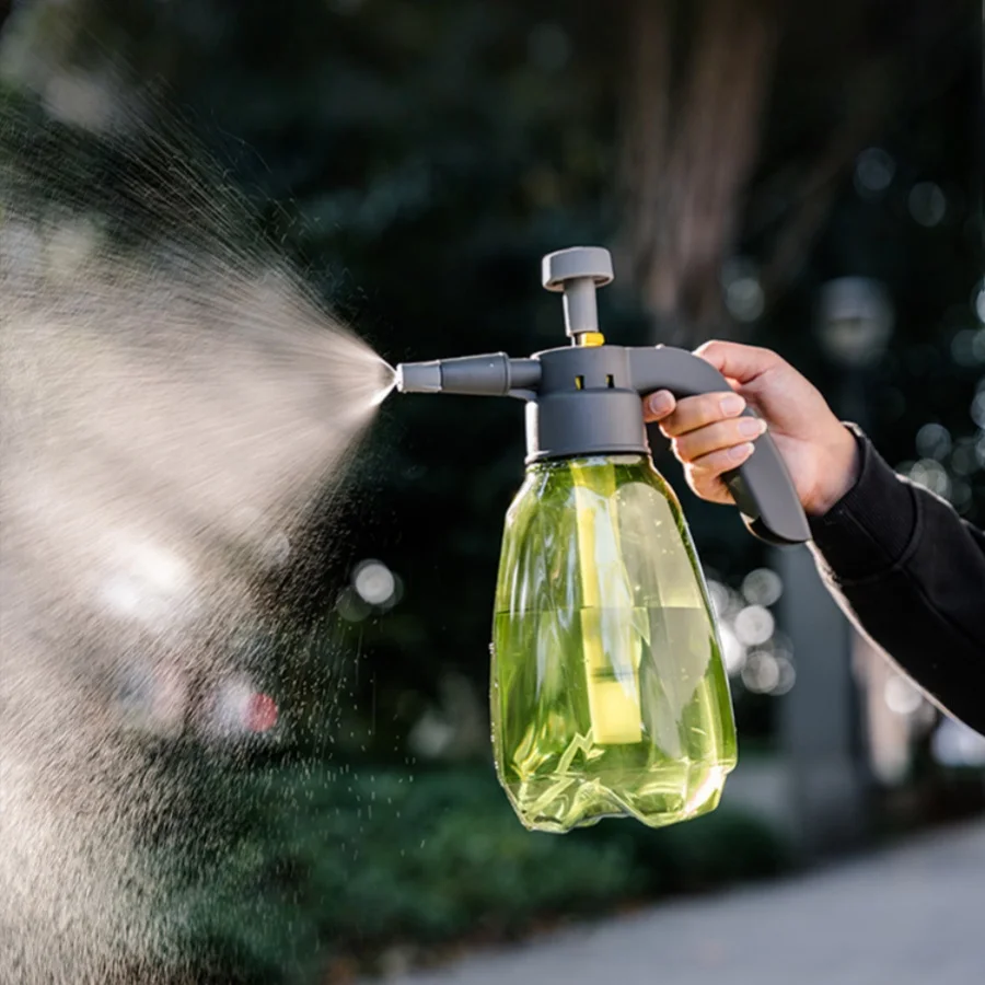 Pressure-type spray bottle - for watering flowers, disinfection and cleaning, car washing, gardening - high-pressure sprayer