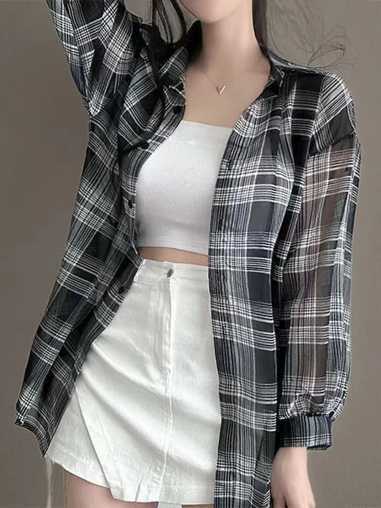 시크한 여름 레이지 스타일 루즈핏 다용도 패셔너블한 젊은 감각의 체크무늬 셔츠 여성용 얇은 자외선 차단 오픈 가디건 아우터웨어