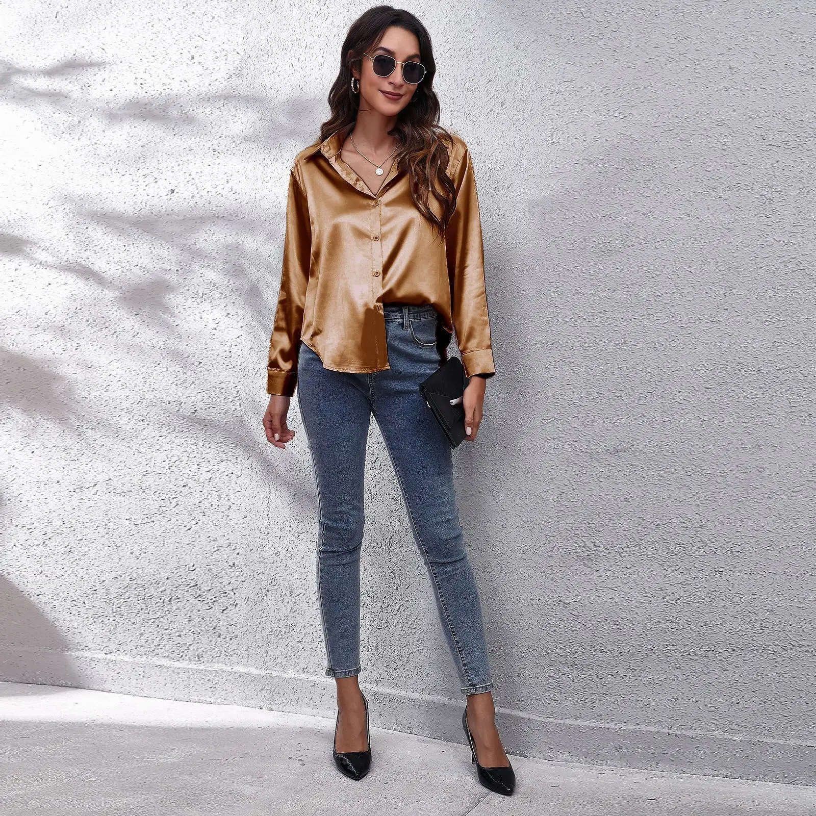 Damska koszula z mieszanki jedwabiu, luźny krój, kołnierzyk, zapinana na guziki, jednolity kolor, jesień-zima, modny trend.